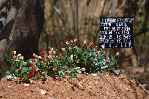 tomba di sister Ilaria Desiato (1)